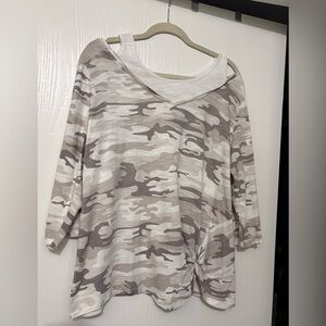 Belle by Kim Gravel V-Neck Camo slub knit Top with faux tee at neckline XL